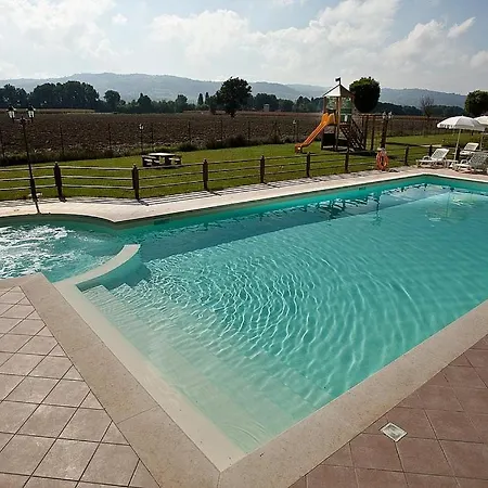 In Cerreto Sleeps 5 Includes Swimming Pool And Air Con Appartamento *