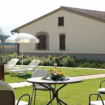 In Cerreto Sleeps 5 Includes Swimming Pool And Air Con *