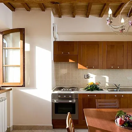 In Cerreto Sleeps 5 Includes Swimming Pool And Air Con Appartamento Cerreto di Spoleto